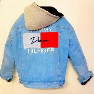 Large Tommy Hillfiger Jean hooded 90s Decade vintage jacket